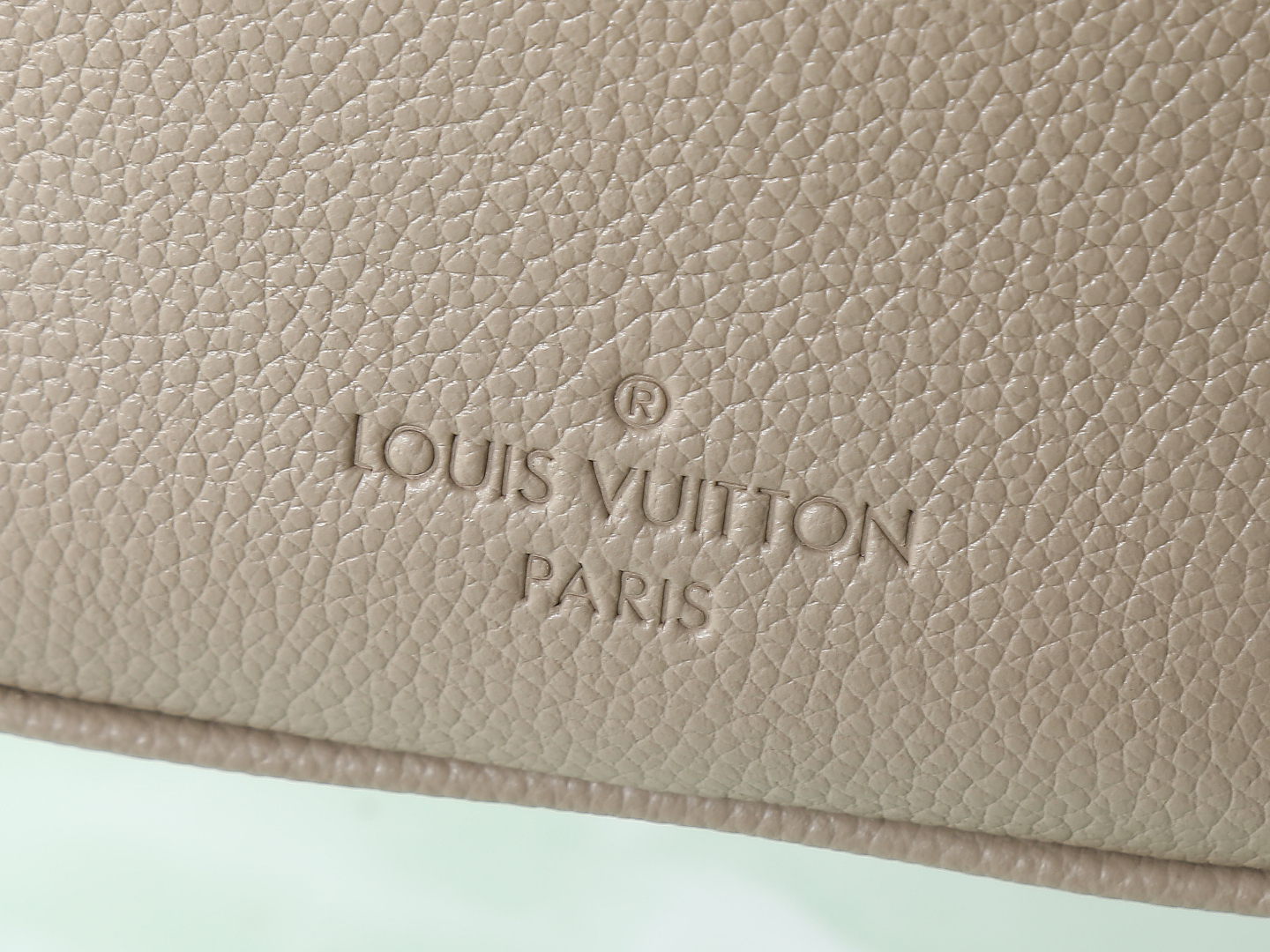6 Louis Vuitton M59273 Grey — Full Leather Embossed Speedy "Pillow" Bag — Speedy Bandoulière 25 Handbag (M58947)