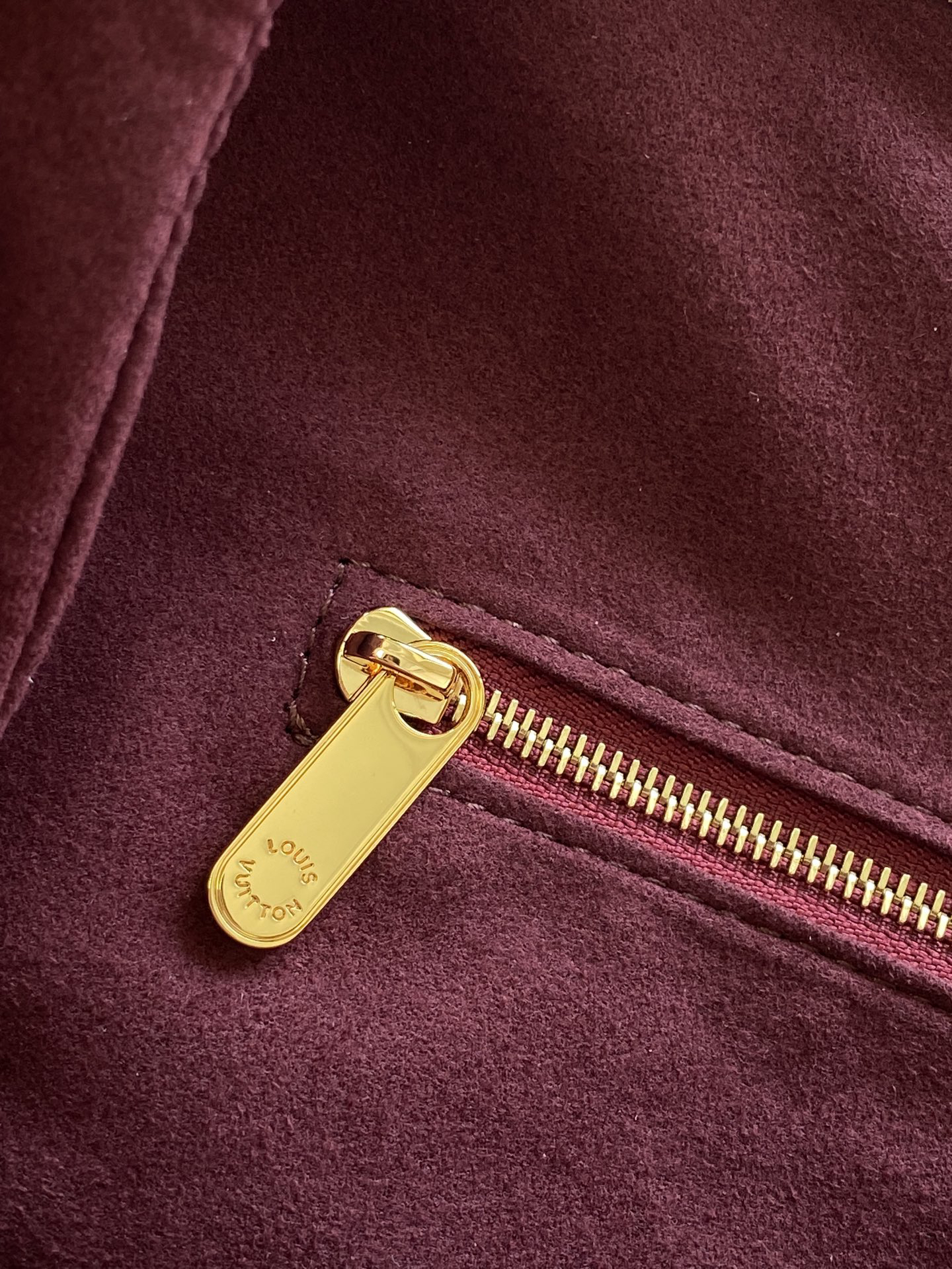 7 Louis Vuitton This Again bag is a contemporary, more supple, and iconic reinterpretation of the Artsy model, originally launched in 2010.