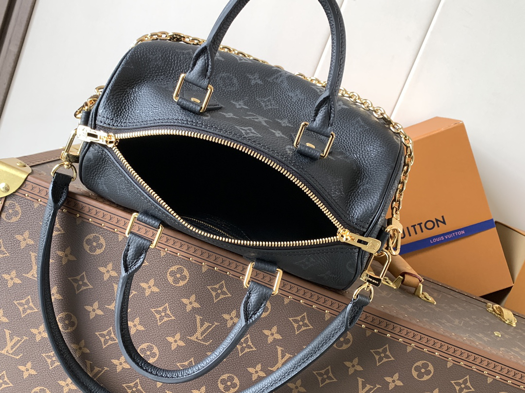7 Louis Vuitton This Speedy Bandoulière 25 handbag is crafted from cowhide leather, offering a pillow-like soft touch.