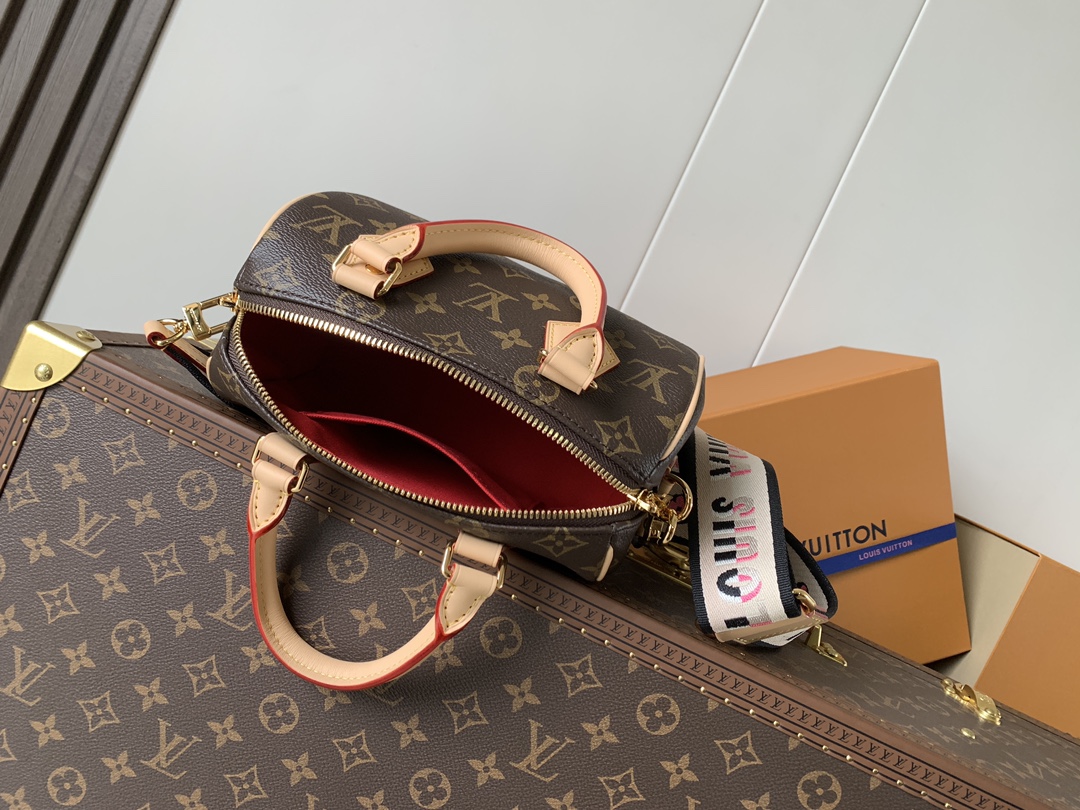 7 Louis Vuitton Drawing inspiration from the House's classics, the Sedy Bandoulière 20 handbag features cowhide leather trim accenting its Monogram canvas.