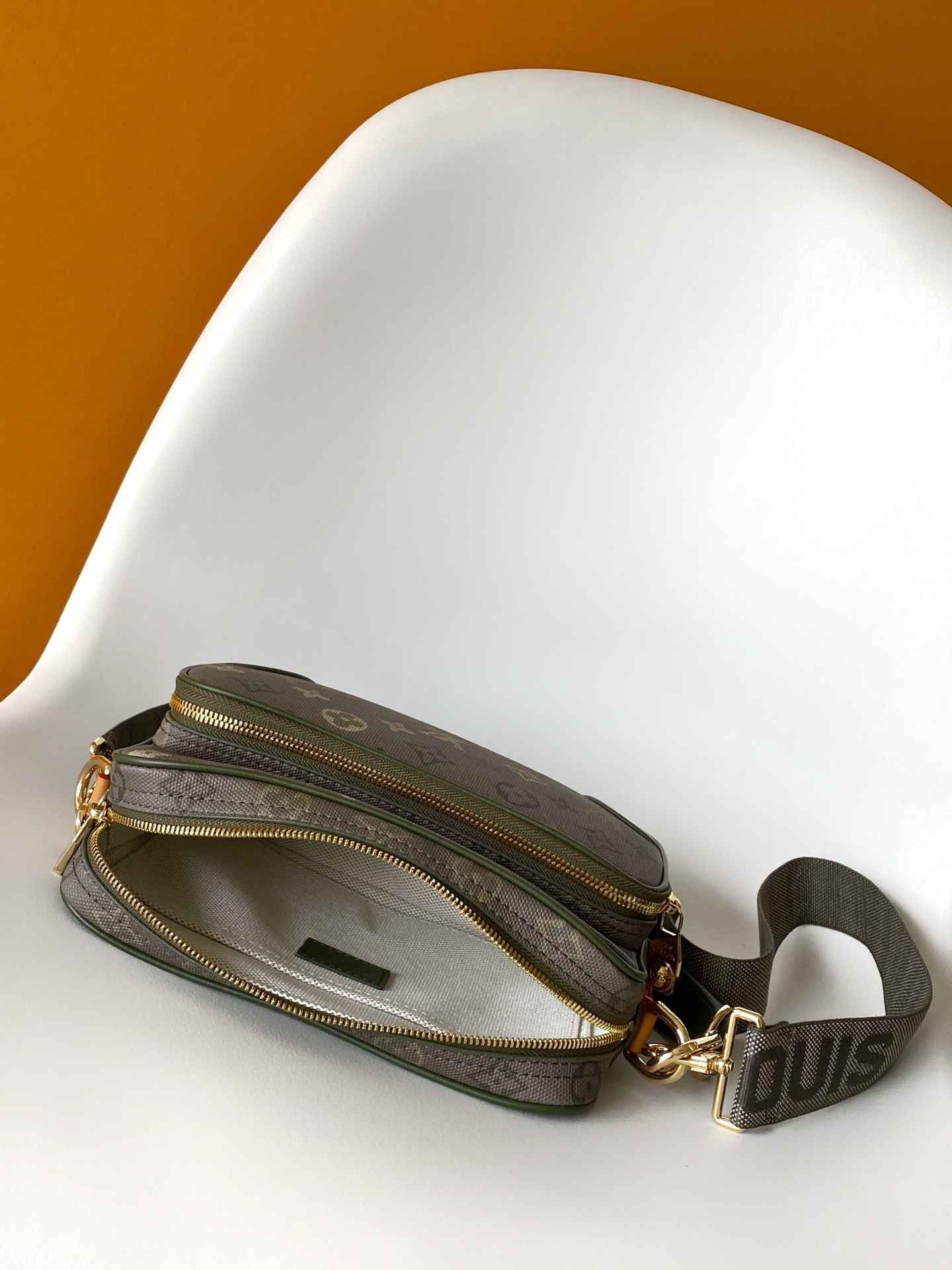 7 Louis Vuitton This Nil crossbody bag features a vintage silhouette crafted from Monogram Heritage canvas.