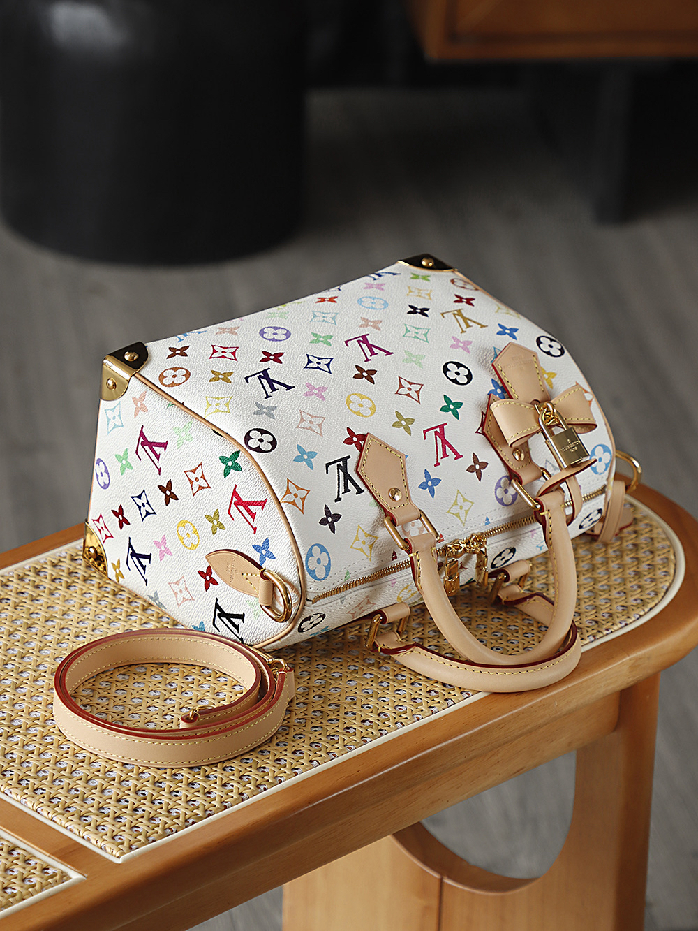 7 Louis Vuitton The Speedy 25 Tricolor inherits the elegant soul of the classic Speedy series.