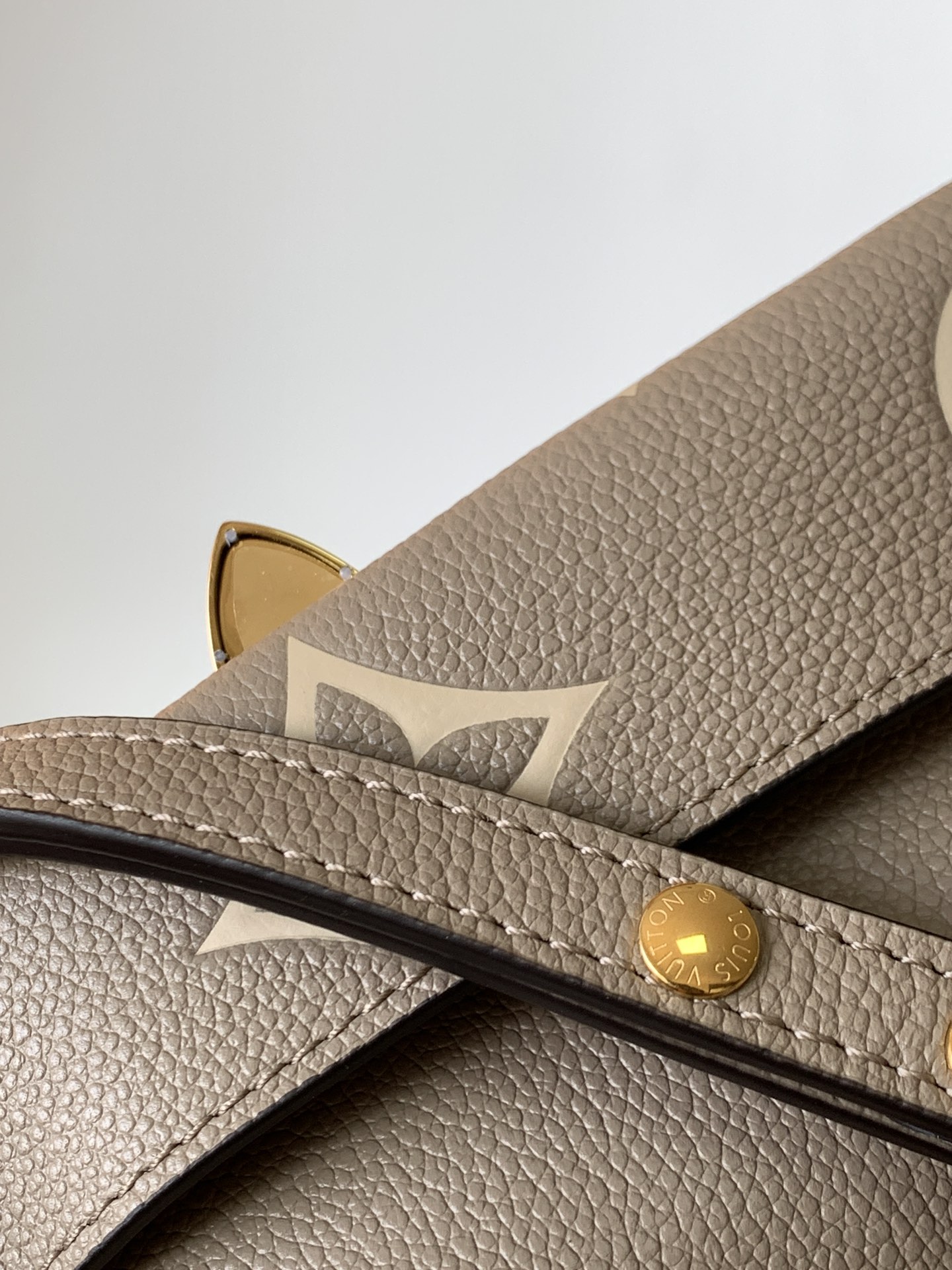 7 Louis Vuitton M45836 Grey | M45813 Black | M45859 Black Print | M46393 White Print/Pink — FAVORITE Handbag
