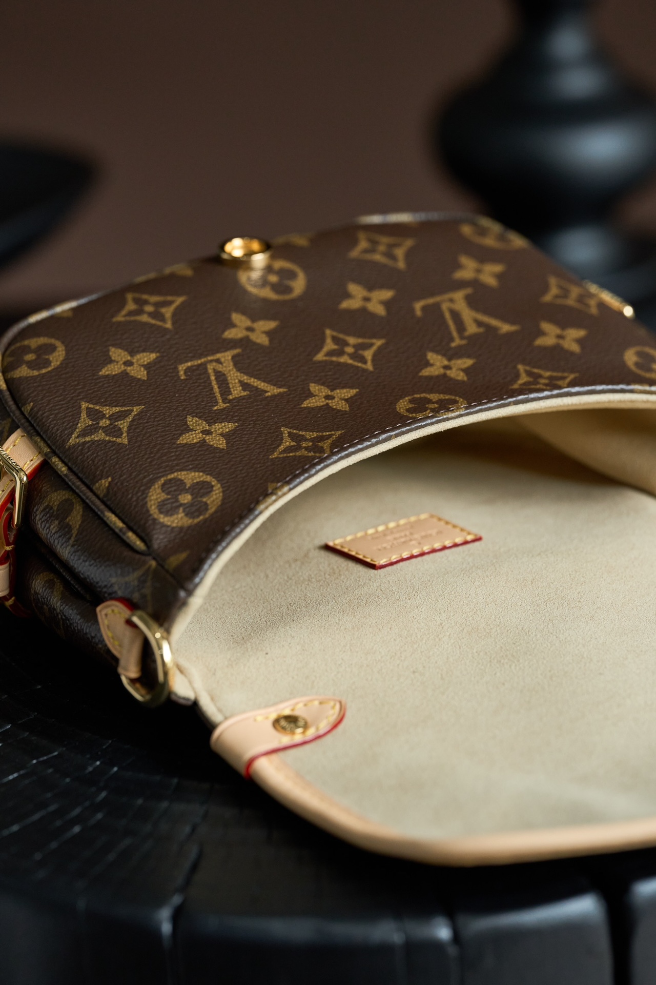 7 Louis Vuitton This model features custom craftsmanship inspired by Italian manufacturing standards, dynamic rolling code technology, and exclusive factory-original fabrics.