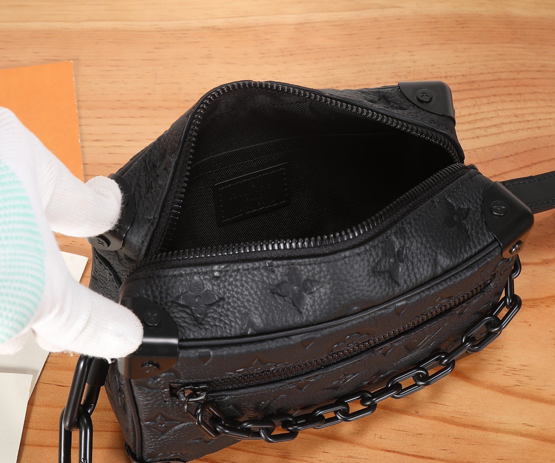 7 Bolso con cadena SOFT TRUNK