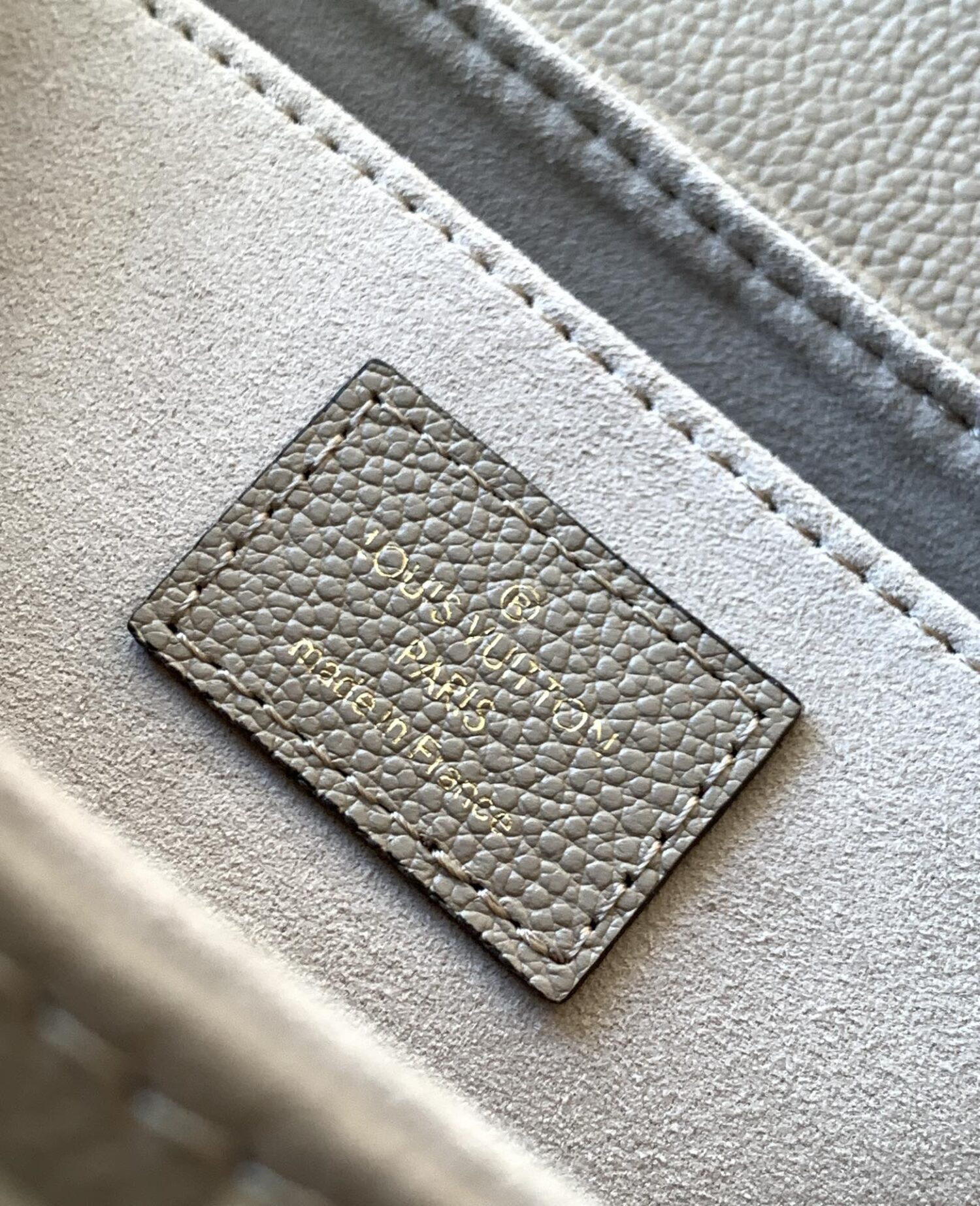 8 Louis Vuitton M45836 Grey | M45813 Black | M45859 Black Print | M46393 White Print/Pink — FAVORITE Handbag