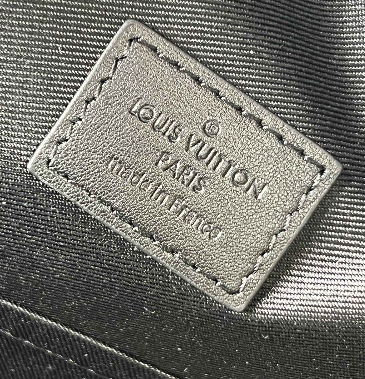 8 Crafted from Monogram Eclipse canvas, this small Discovery backpack retains its versatile functionality in a more compact silhouette.