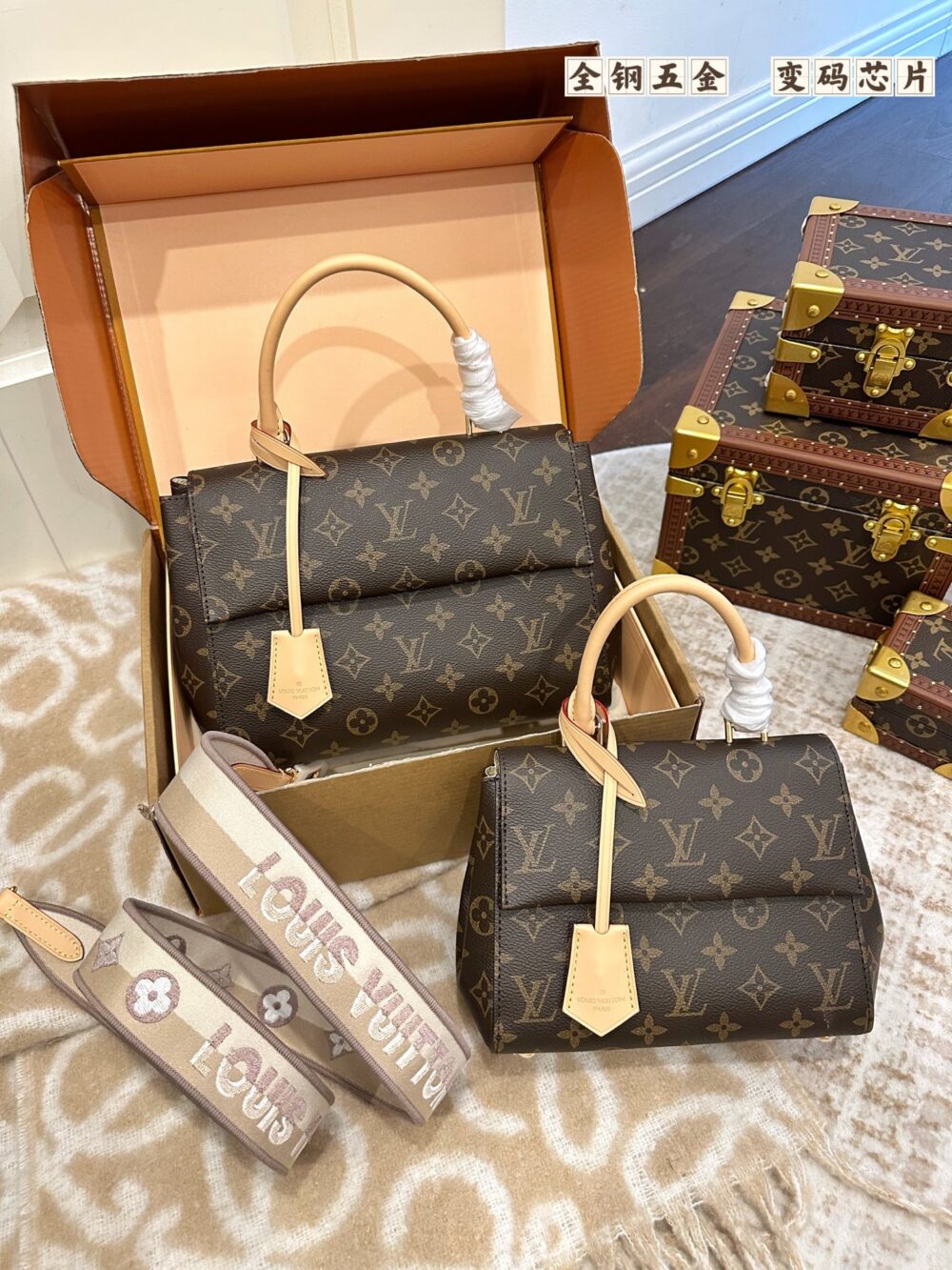 Louis Vuitton This monogrammed, single-shoulder/crossbody bag is so simple 😍 The more you look at it, the better it looks. The capacity is surprisingly generous.