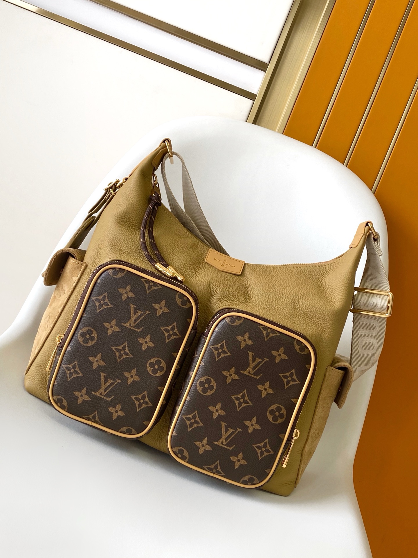 Louis Vuitton M12697 Full Khaki Leather Bag, Top-Tier Original, Dimensions Modified, Monogram Canvas, Classic Canvas with Wide Shoulder Strap
