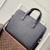 Louis Vuitton The M15258 Gate briefcase is crafted from waxed cowhide leather, featuring a supple design and ample space.