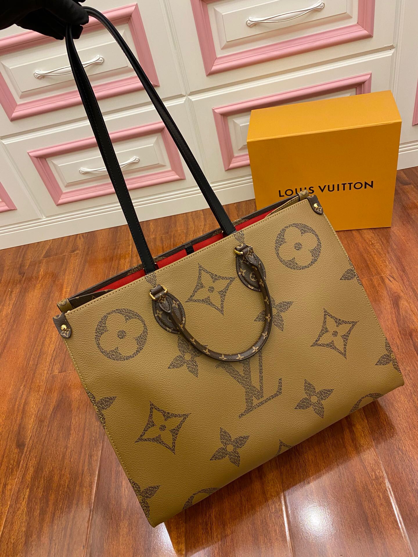 Louis Vuitton M45320 (volume model) uses imported original fabric.