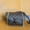Louis Vuitton【NEW CHAIN BAG】Model: M45592 This chain bag features a delicate design crafted from Monogram canvas.