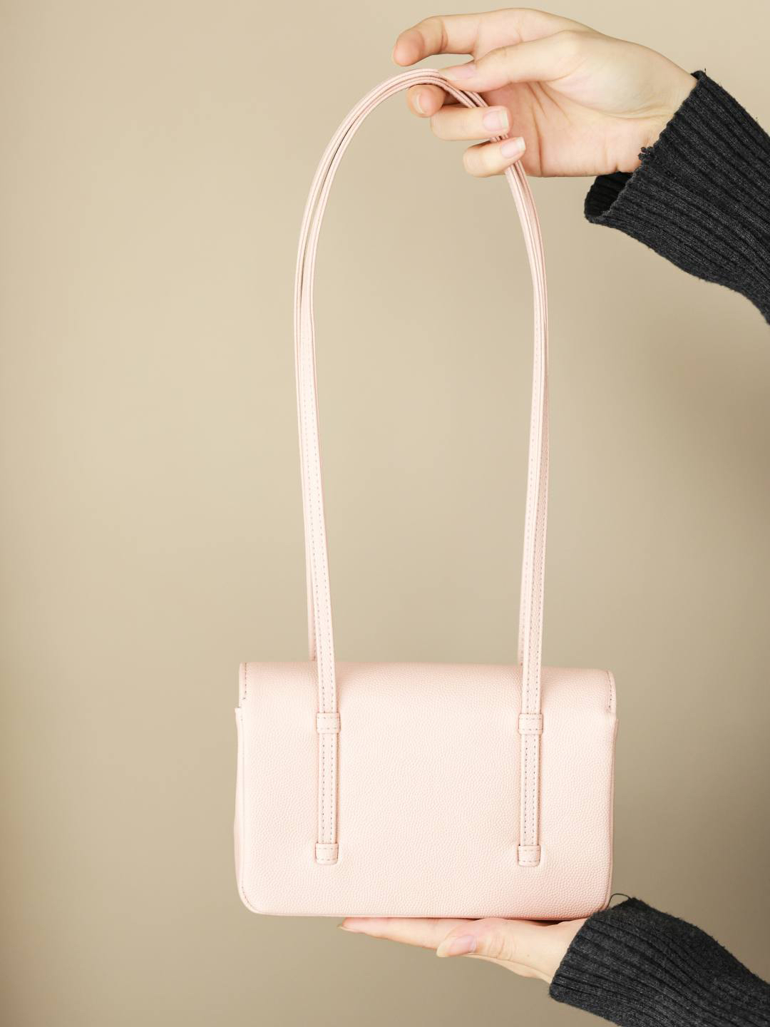 1 This underarm bag is called Preppy Coco, the King of Bags.