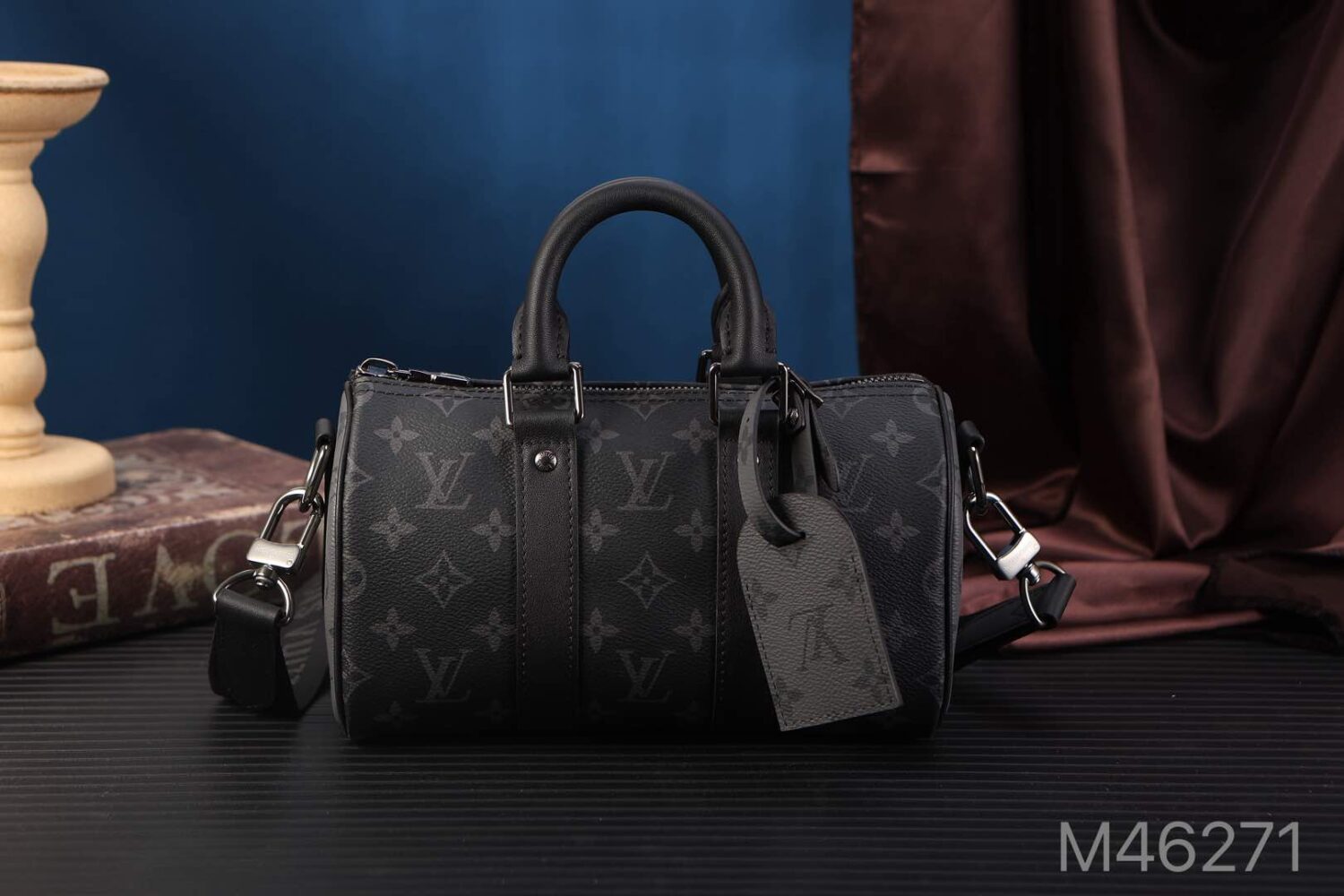 1 Louis Vuitton M46271 Black Floral Leather is made of Italian Grade A leather, which is of high quality.