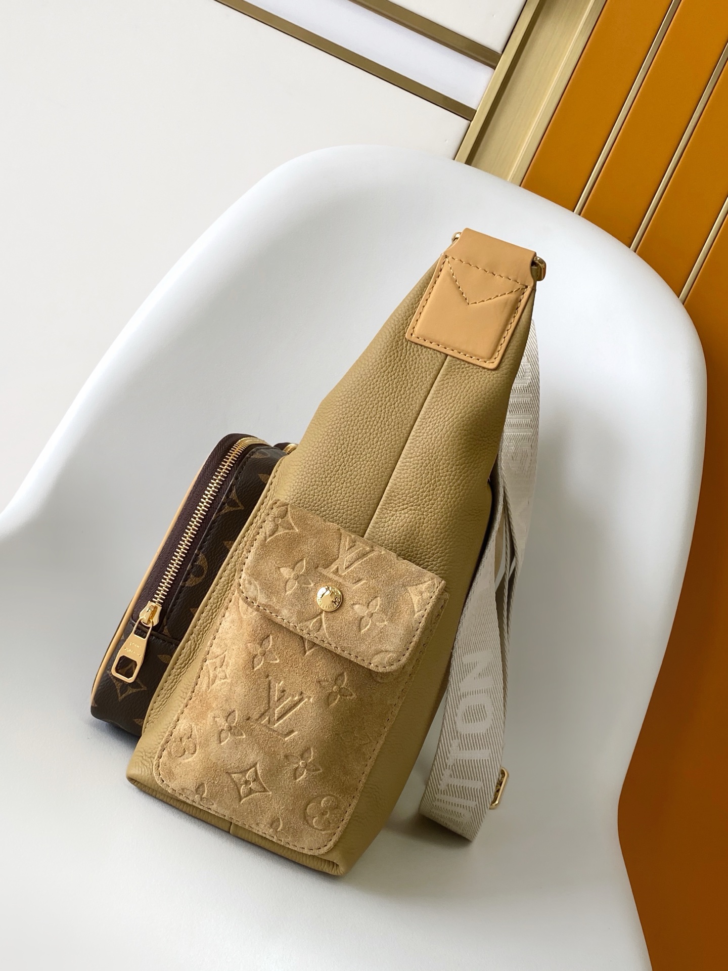 1 Louis Vuitton M12697 Full Khaki Leather Bag, Top-Tier Original, Dimensions Modified, Monogram Canvas, Classic Canvas with Wide Shoulder Strap