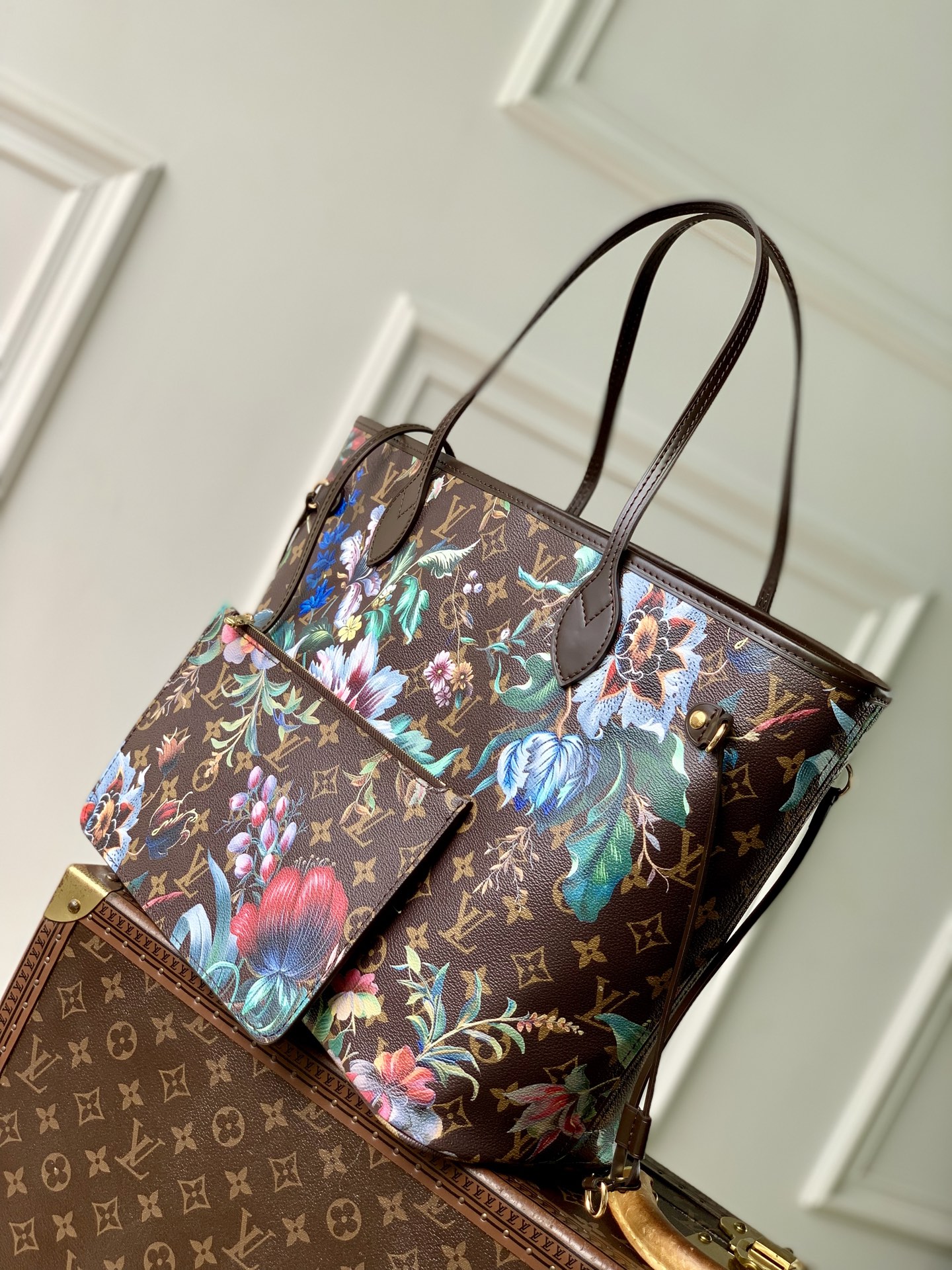 1 Louis Vuitton M28918 This Neverfull medium handbag is from the Monogram Eden collection.