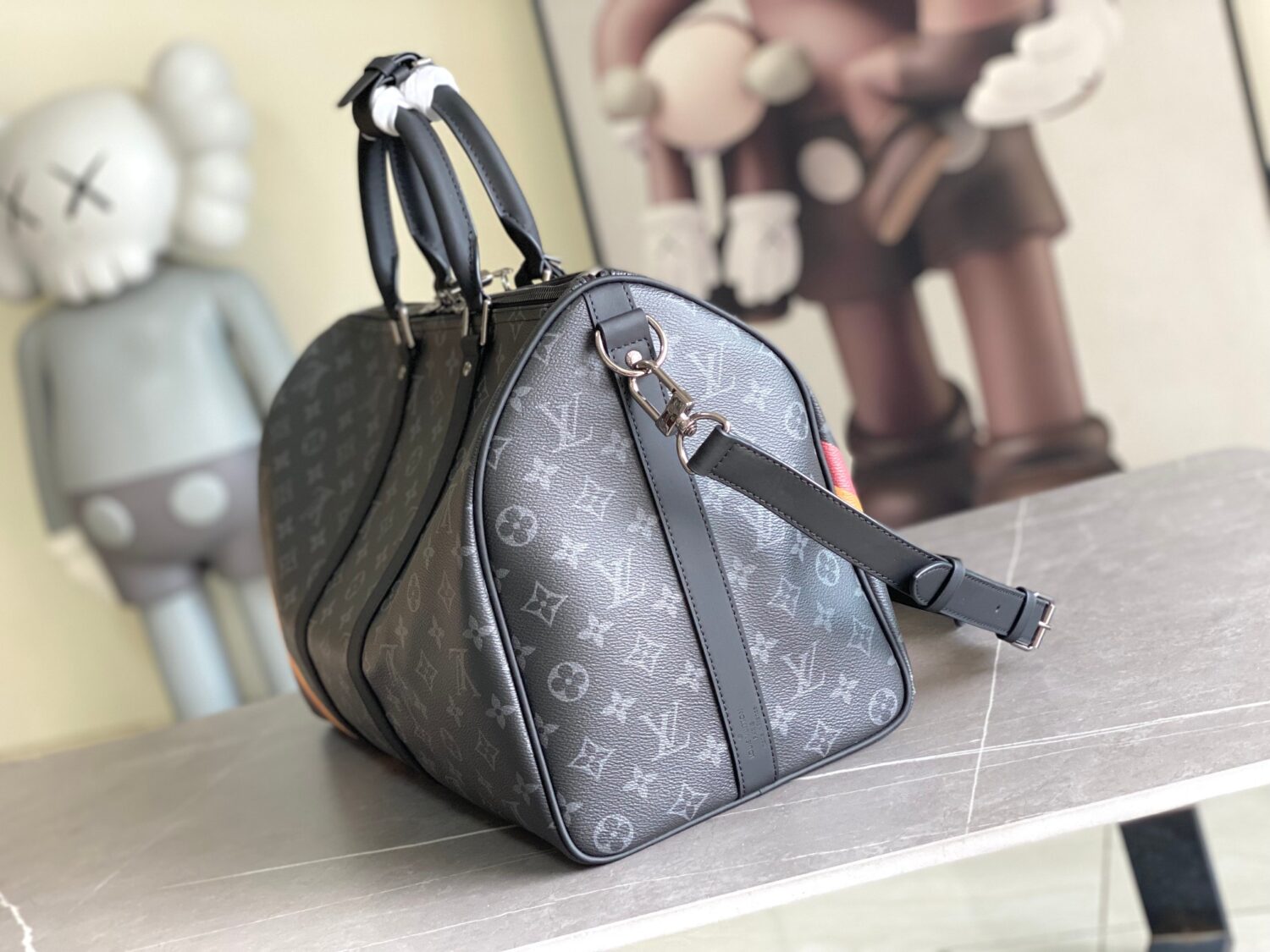 1 Louis Vuitton 01949 Rose Red. 13808 Red This Keepall Bandoulière 45 travel bag is