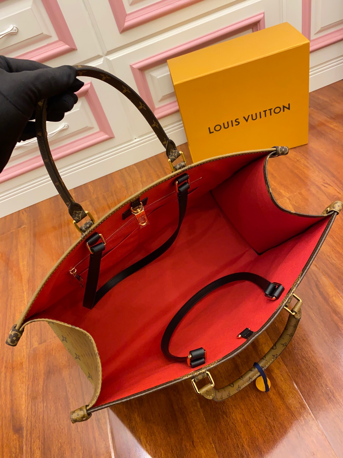 Louis Vuitton M45320 (volume model) uses imported original fabric.
