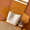 2 Louis Vuitton The M15130 uses Italian Grade A leather, highlighting its quality, hardware, fabric, craftsmanship, edge finishing, and Grade A production.