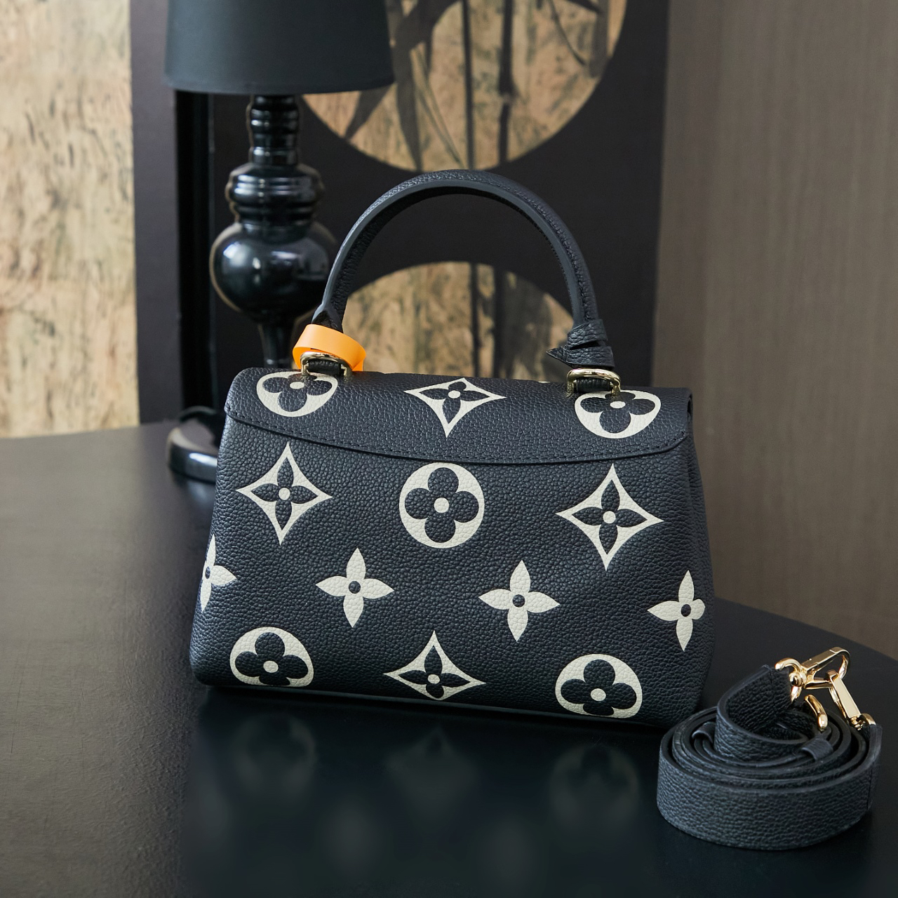 Louis Vuitton M45978 163 Dynamic Chip [Genuine Product] - Leather is Italian Grade A leather from the OEM factory.