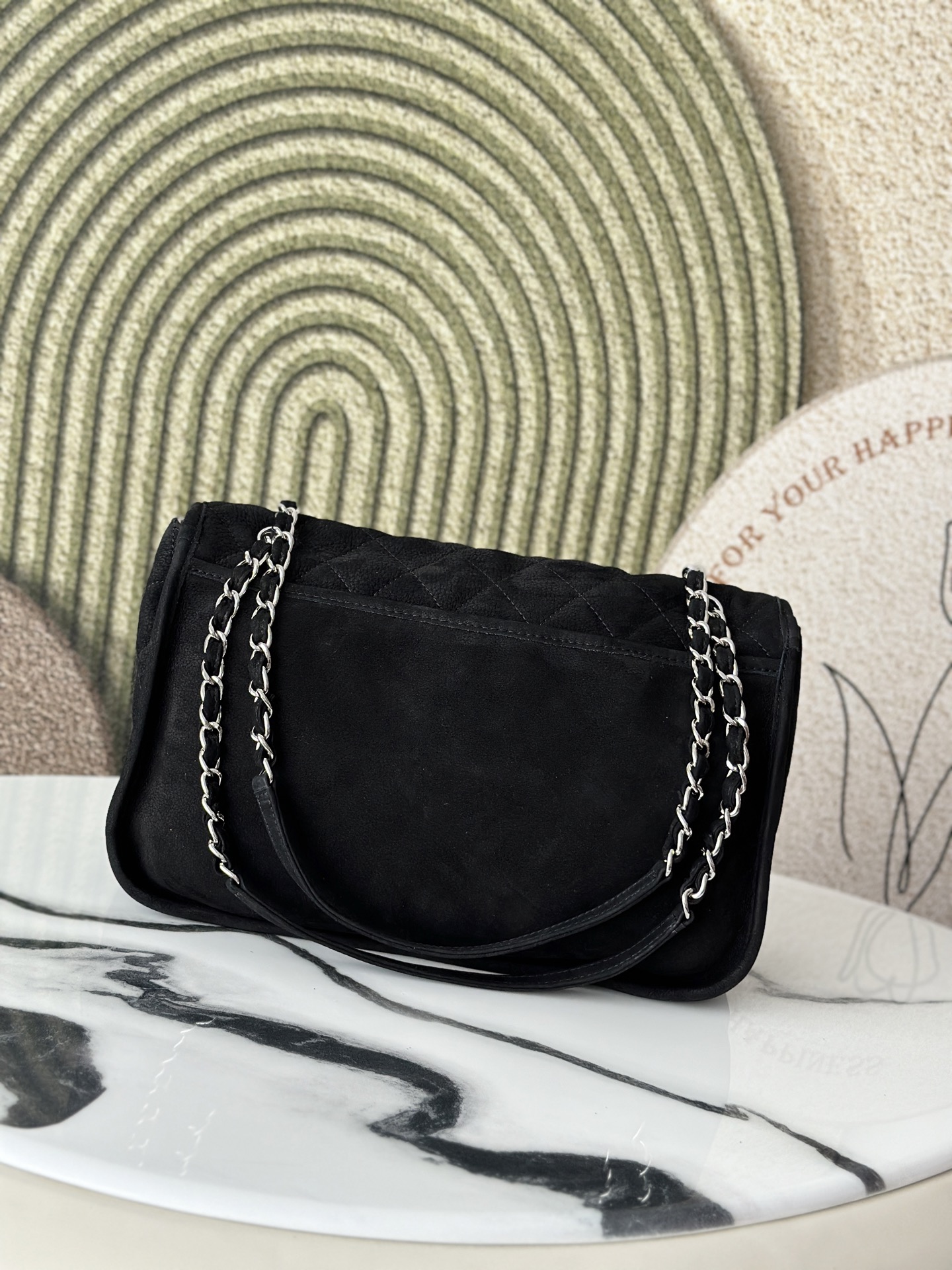 2 Extra-large logo suede double-pocket chain bag with 8 pockets – perfect for airport shopping!