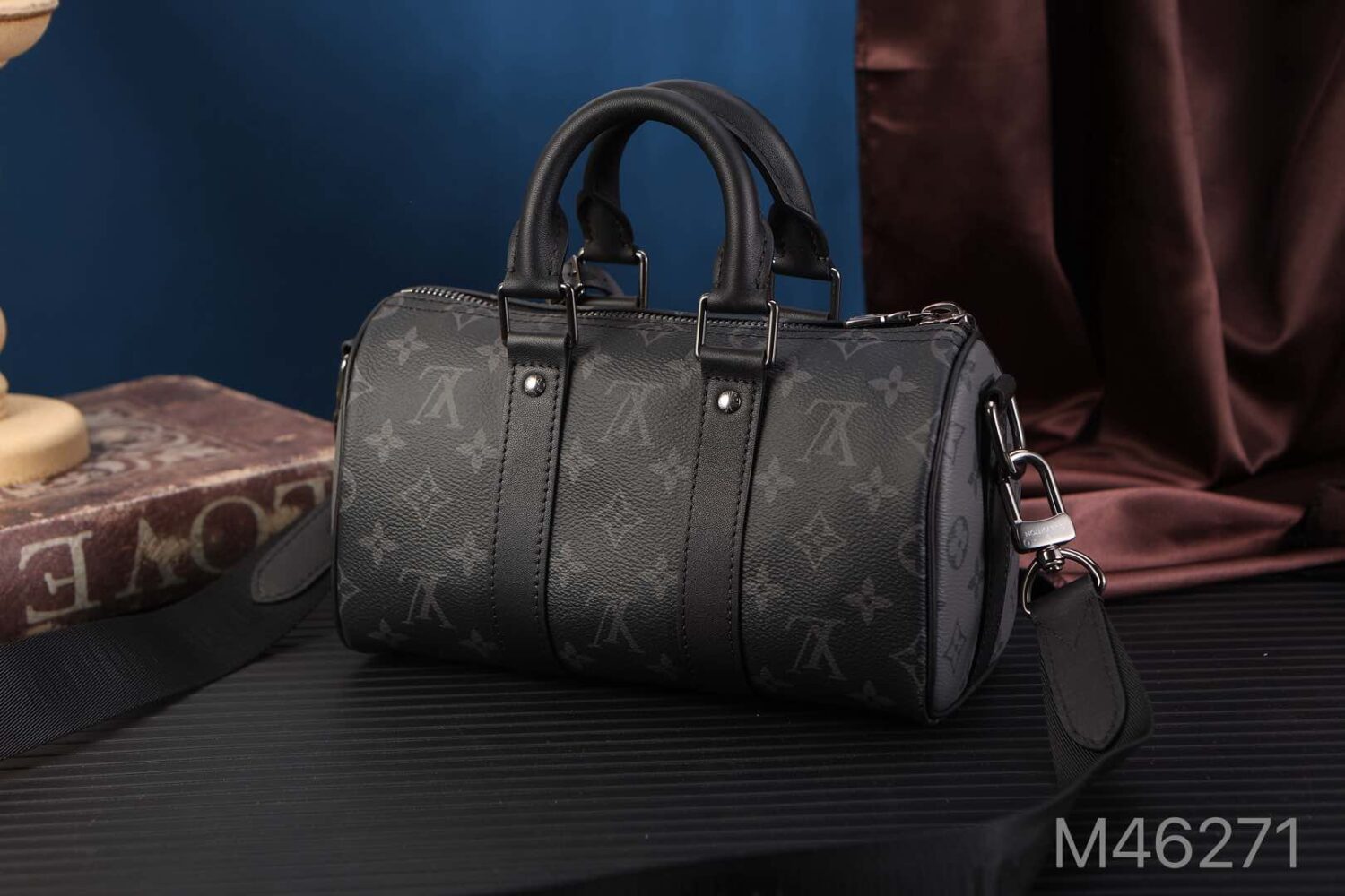 2 Louis Vuitton M46271 Black Floral Leather is made of Italian Grade A leather, which is of high quality.