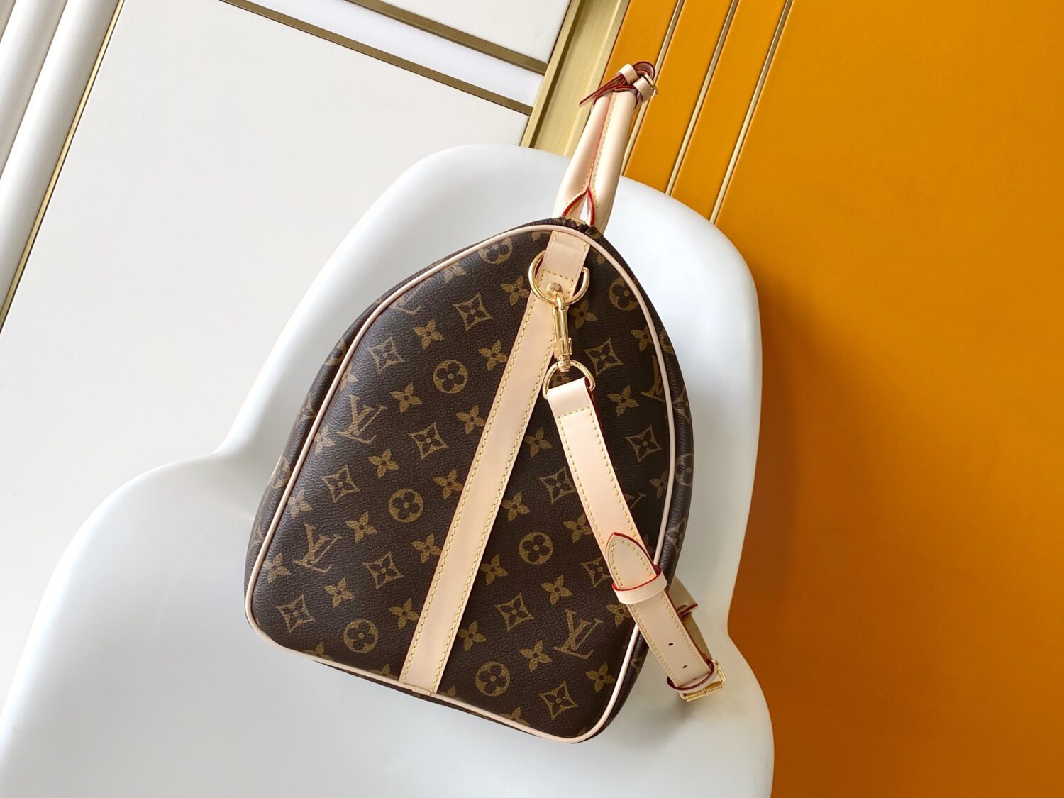 2 Louis Vuitton 2295 Monogram 50CM 163c01 Dynamic Chip This Keepall Bandoulière 50 travel bag features the Monogram design.