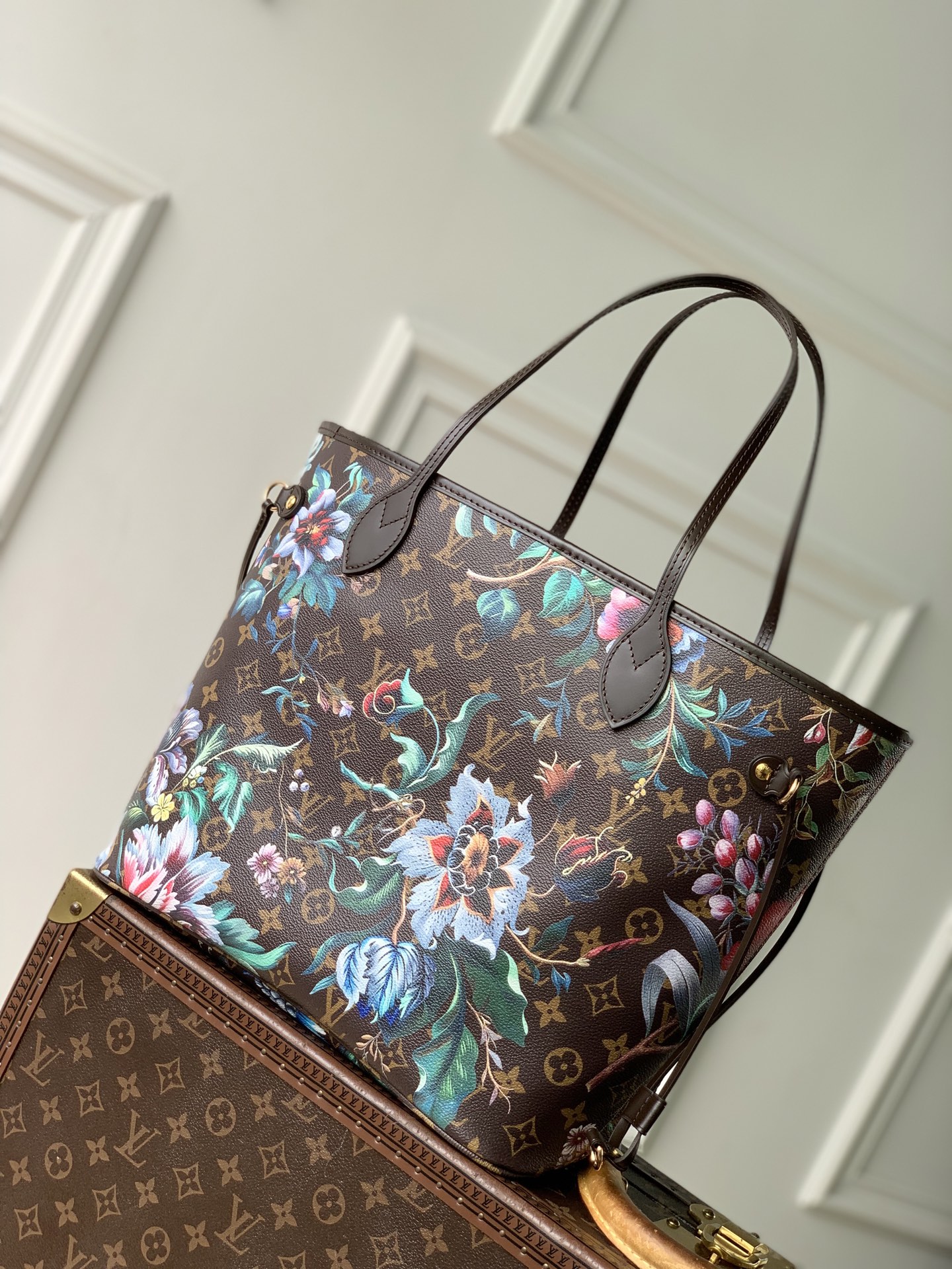 2 Louis Vuitton M28918 This Neverfull medium handbag is from the Monogram Eden collection.