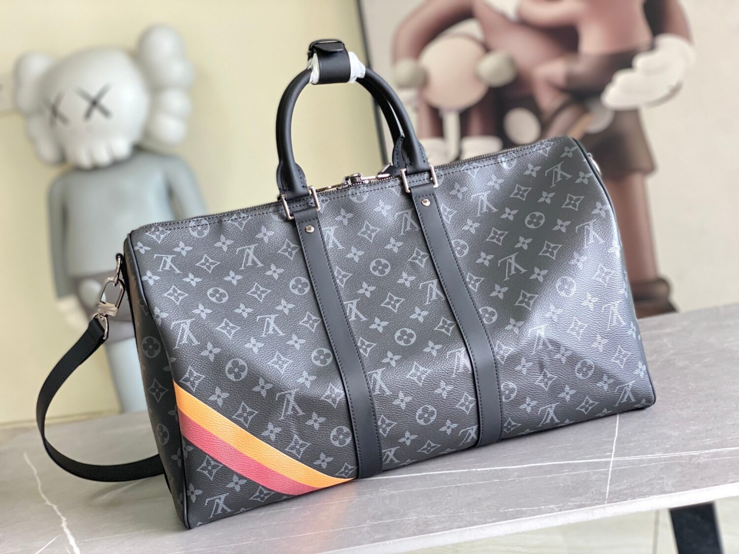 2 Louis Vuitton 01949 Rose Red. 13808 Red This Keepall Bandoulière 45 travel bag is