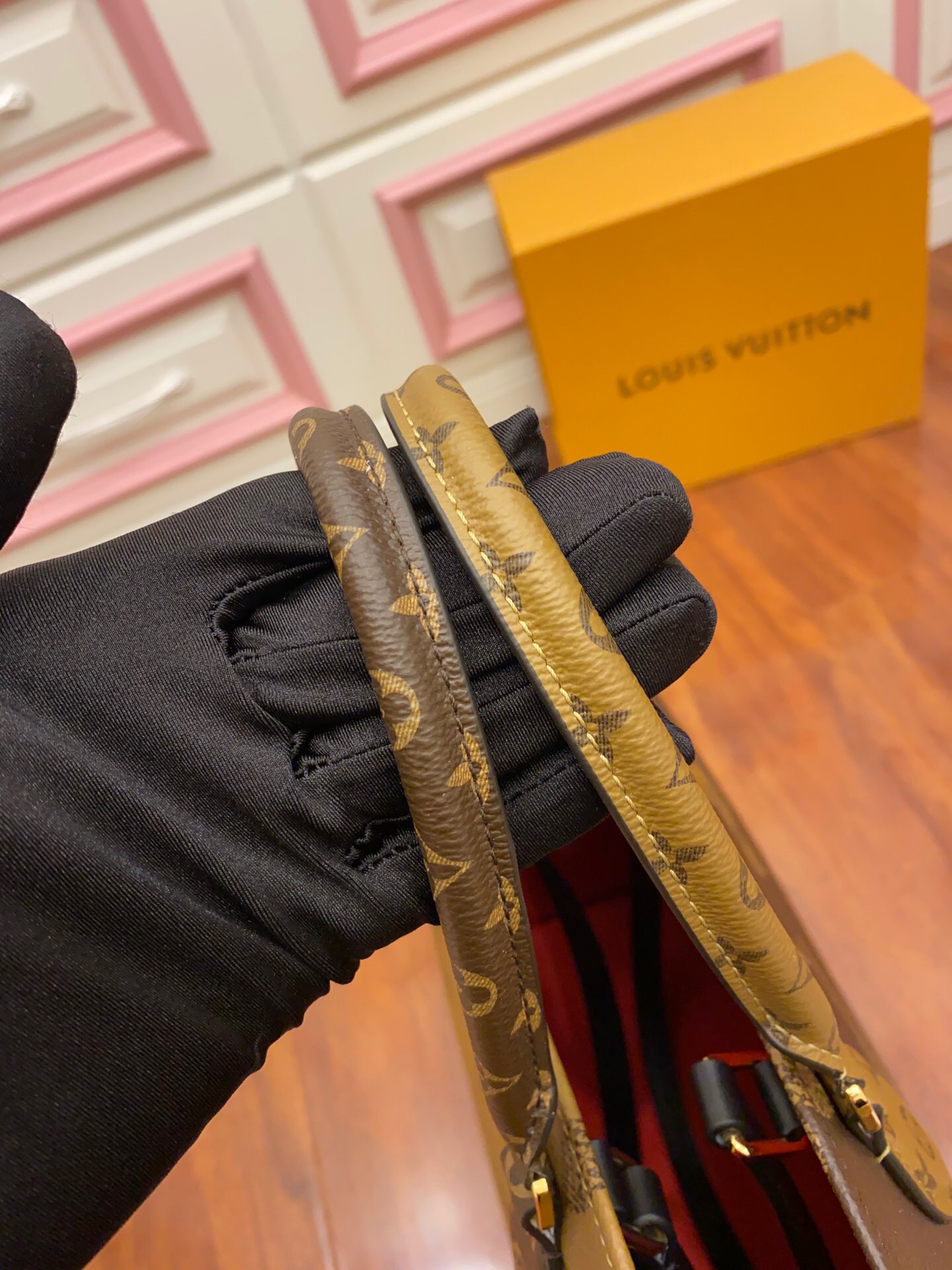 Louis Vuitton M45320 (volume model) uses imported original fabric.