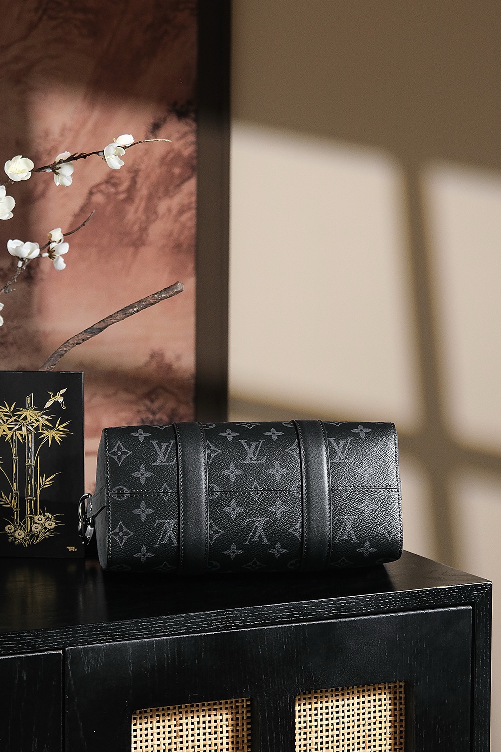2 Louis Vuitton ππππ©ππ₯π₯ ππ’ππ² #M45936# The ππππ‘πππ series has always been a favorite among trendy men.