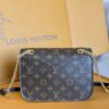 2 Louis Vuitton【NEW CHAIN BAG】Model: M45592 This chain bag features a delicate design crafted from Monogram canvas.