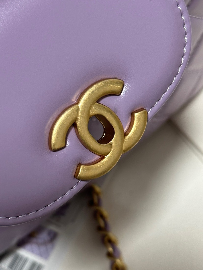 3 L'Oréal Large Chain Handbag in Smoky Purple