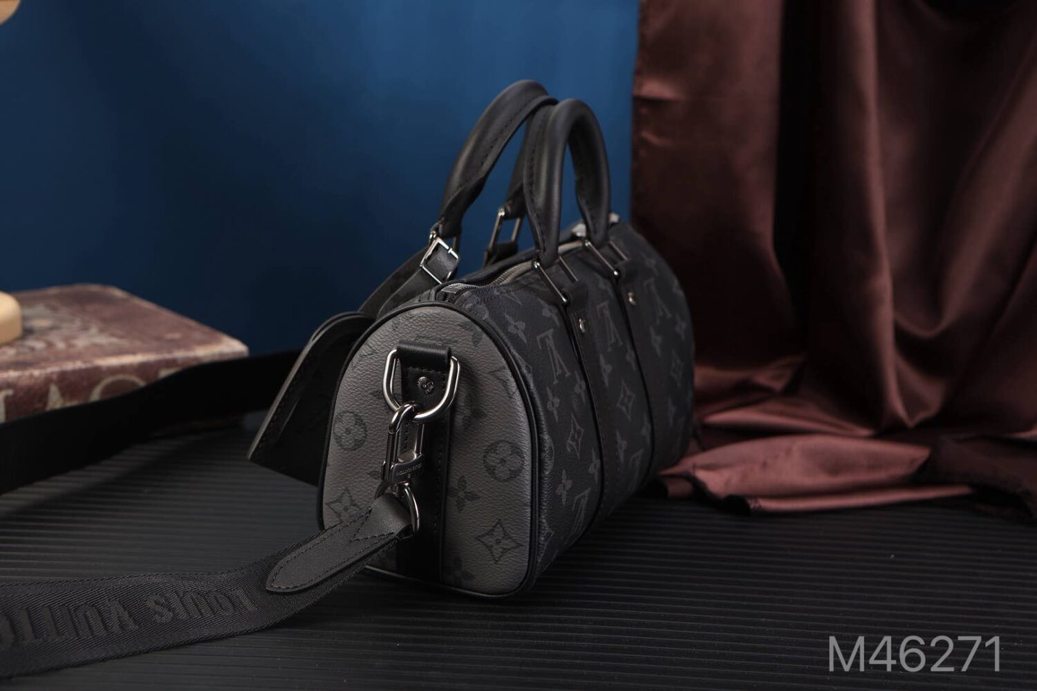 3 Louis Vuitton M46271 Black Floral Leather is made of Italian Grade A leather, which is of high quality.