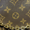 3 Louis Vuitton This monogrammed, single-shoulder/crossbody bag is so simple 😍 The more you look at it, the better it looks. The capacity is surprisingly generous.