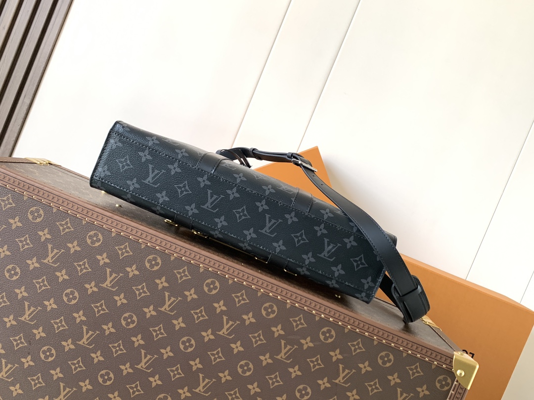 3 Louis Vuitton The M11742 black floral briefcase with zipper and 163C microcode chip is a Sac Plat 24H handbag with the elegant style of Monogram Eclipse coated canvas.