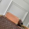 Louis Vuitton M29131 This Noé Trunk handbag is constructed from cowhide leather in a bucket bag shape.