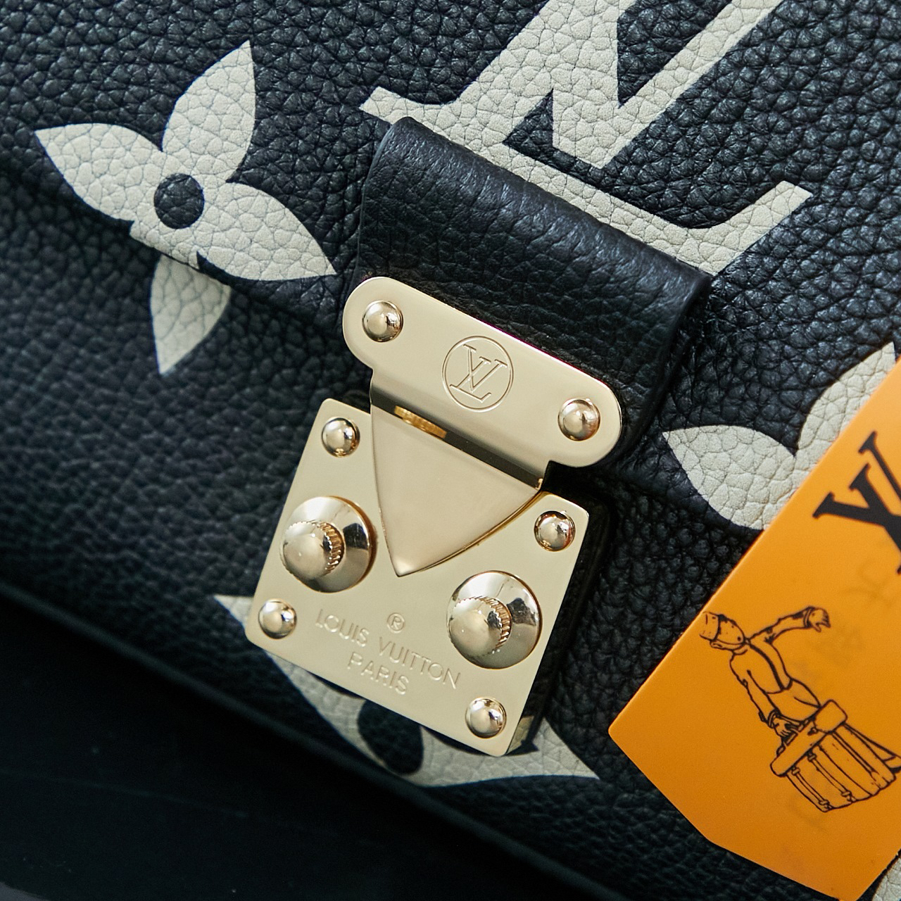 Louis Vuitton M45978 163 Dynamic Chip [Genuine Product] - Leather is Italian Grade A leather from the OEM factory.