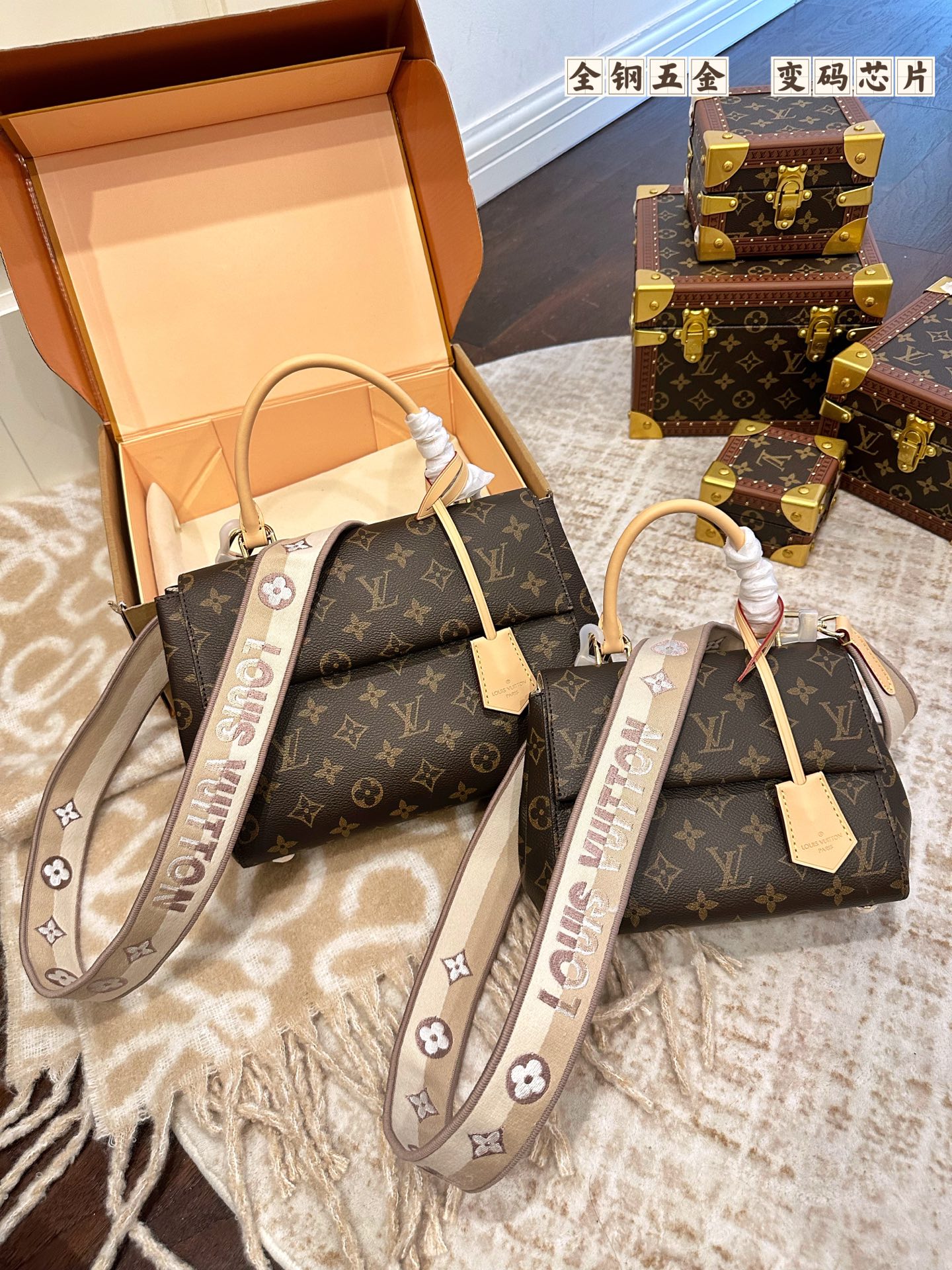 4 Louis Vuitton This monogrammed, single-shoulder/crossbody bag is so simple 😍 The more you look at it, the better it looks. The capacity is surprisingly generous.