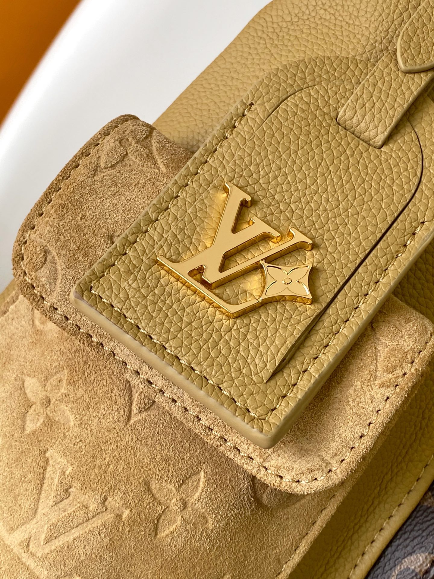 4 Louis Vuitton M12697 Full Khaki Leather Bag, Top-Tier Original, Dimensions Modified, Monogram Canvas, Classic Canvas with Wide Shoulder Strap