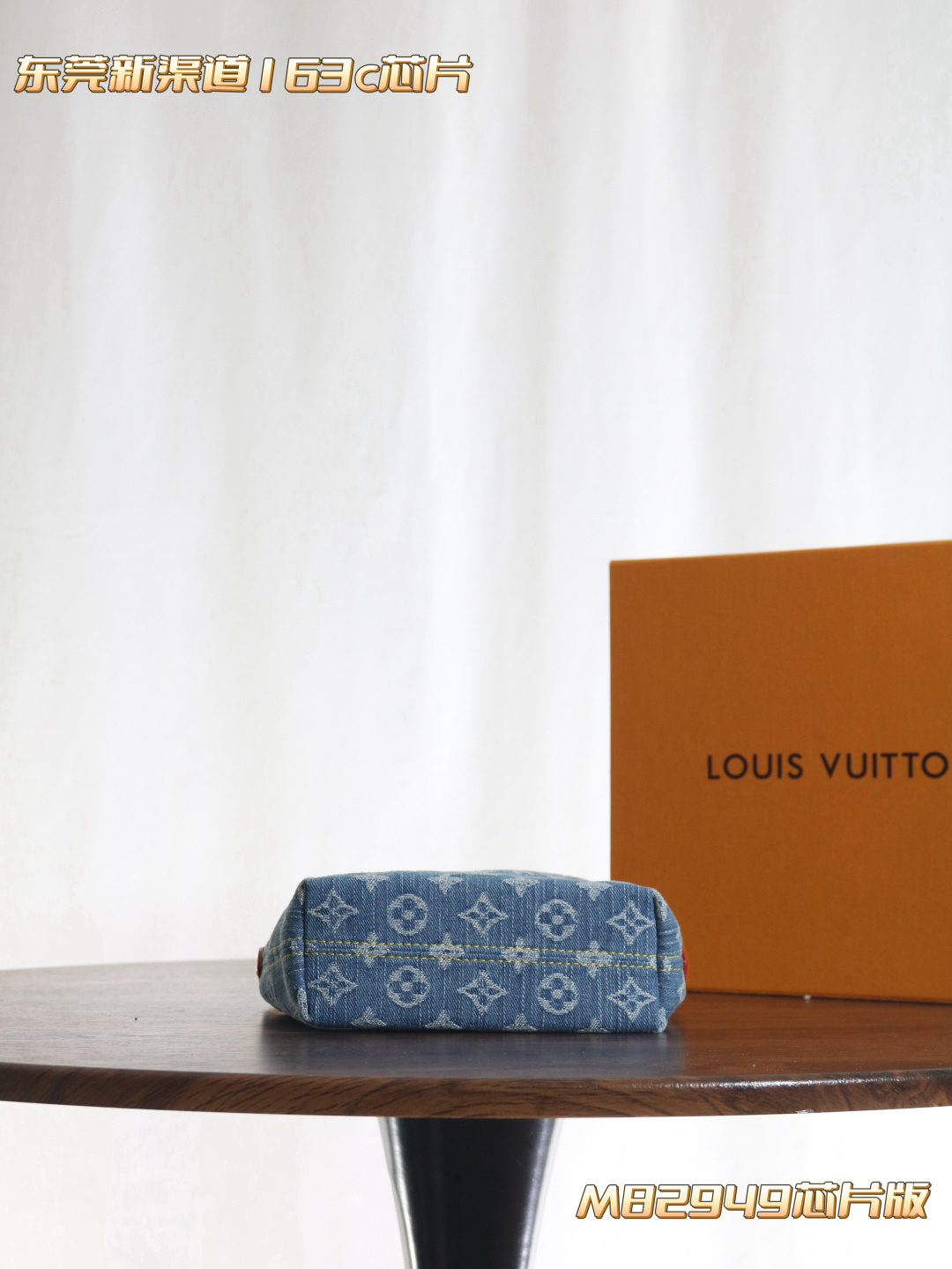4 Louis Vuitton HILLS POCHETTE clutch bag M82949