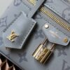 4 Louis Vuitton Exclusive Real Shot: The Vanity Chain Pouch Handbag with Variable Code Chip Version, m12427 Grey (Silkscreen Print) Inspired by the iconic Nice, the Vanity Chain Pouch captures the spirit of travel.