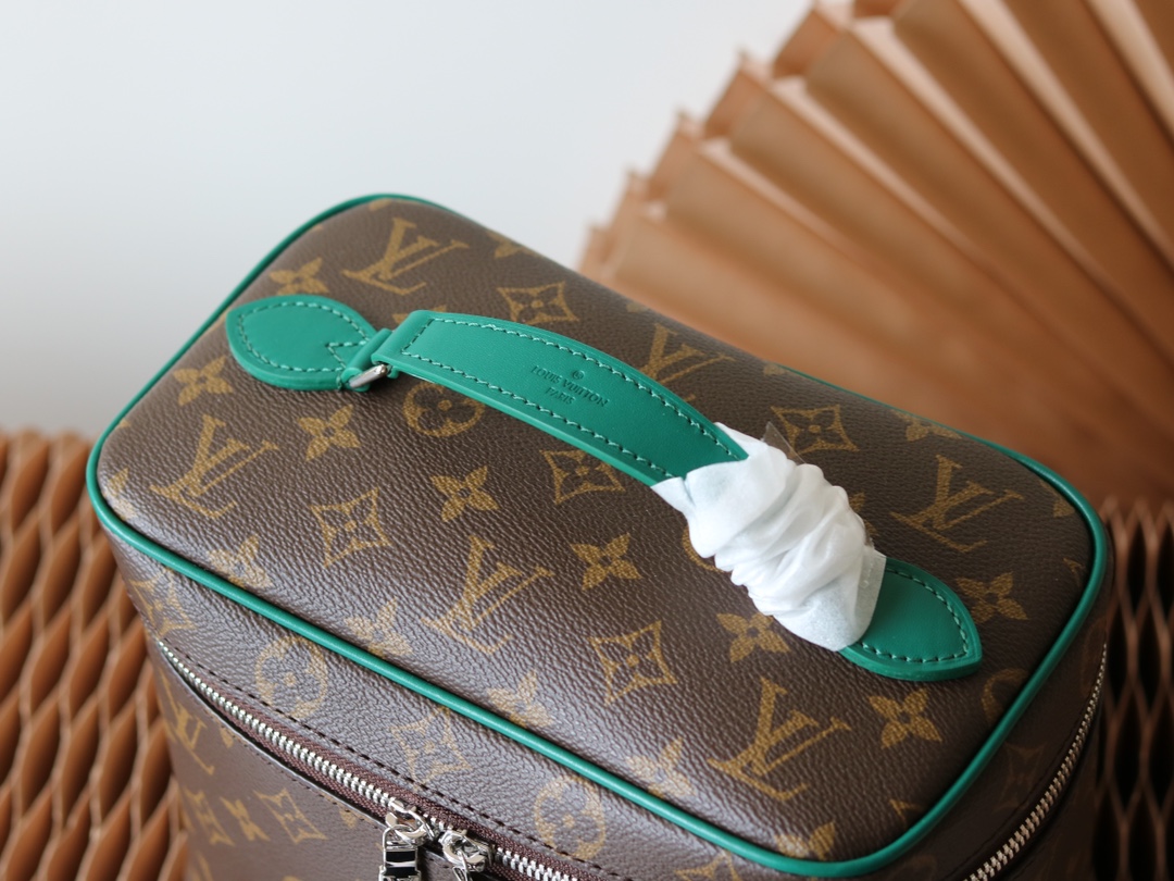 4 Louis Vuitton M12667 Green This Nice BB cosmetic bag is made from Monogram Macassar canvas.
