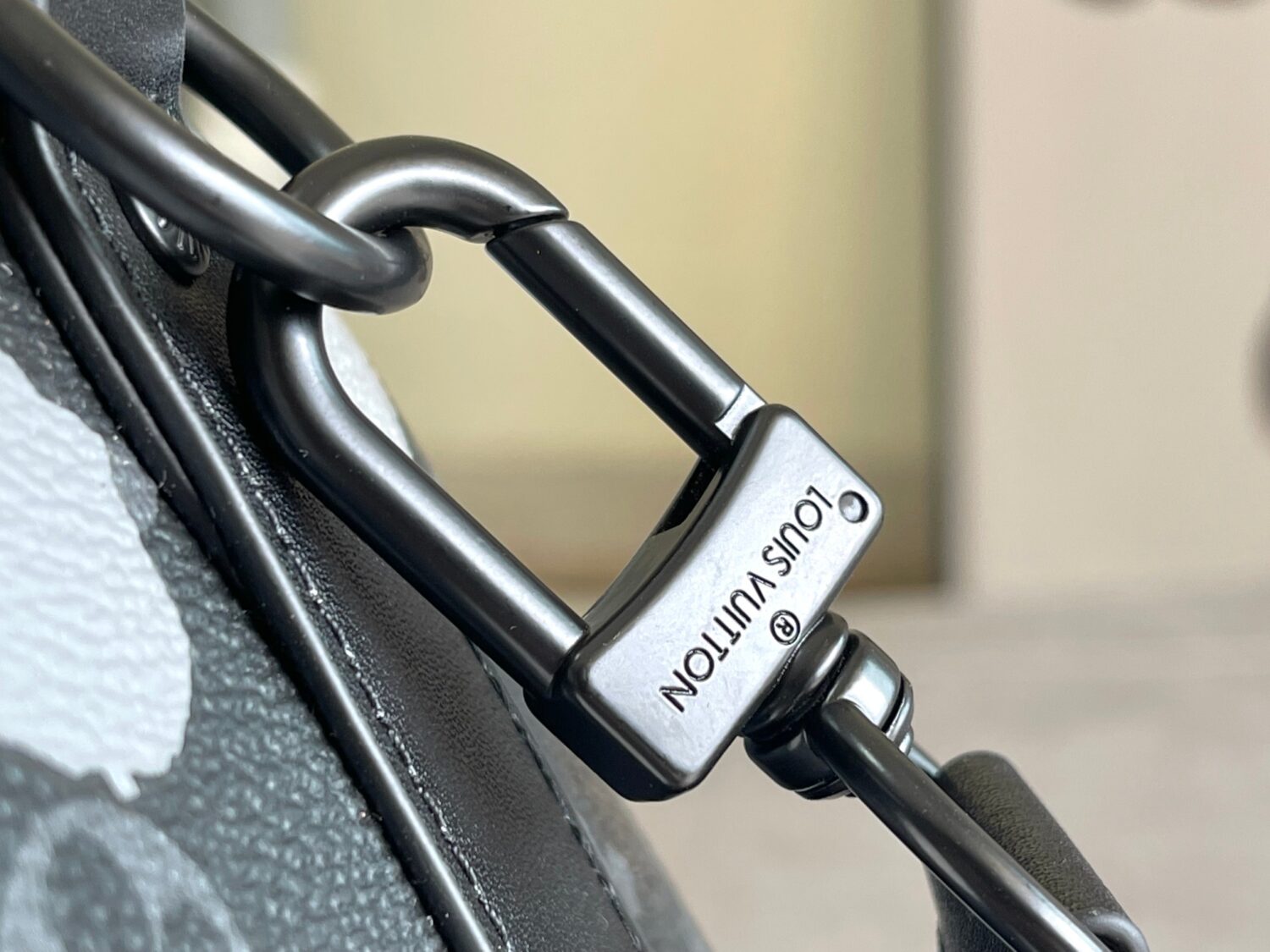 4 Louis Vuitton M46406 Black Floral Polka Dot Yayoi Kusama Handbag: This handbag encapsulates the classic silhouette of a travel bag and is crafted from embossed leather.