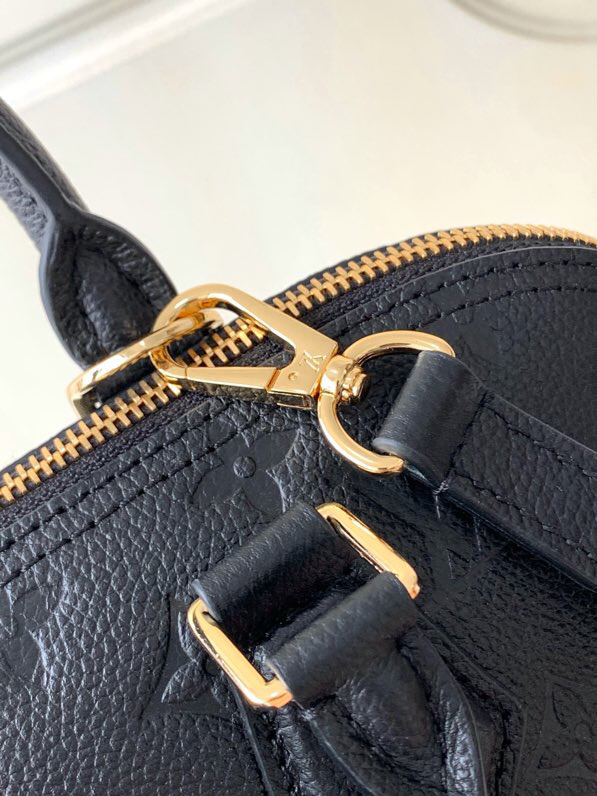4 Louis Vuitton M44832 NEO ALMA bb embossed Empreinte leather has a soft feel