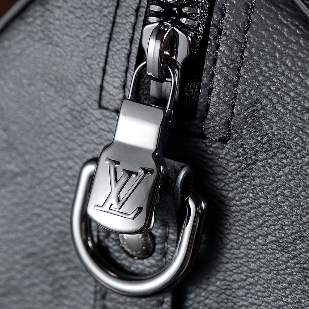 4 Louis Vuitton ππππ©ππ₯π₯ ππ’ππ² #M45936# The ππππ‘πππ series has always been a favorite among trendy men.