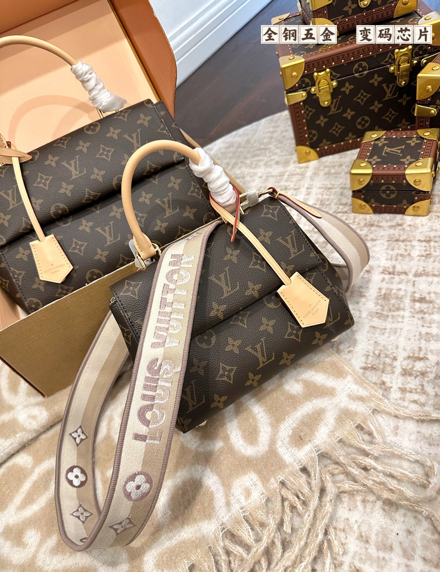 5 Louis Vuitton This monogrammed, single-shoulder/crossbody bag is so simple 😍 The more you look at it, the better it looks. The capacity is surprisingly generous.