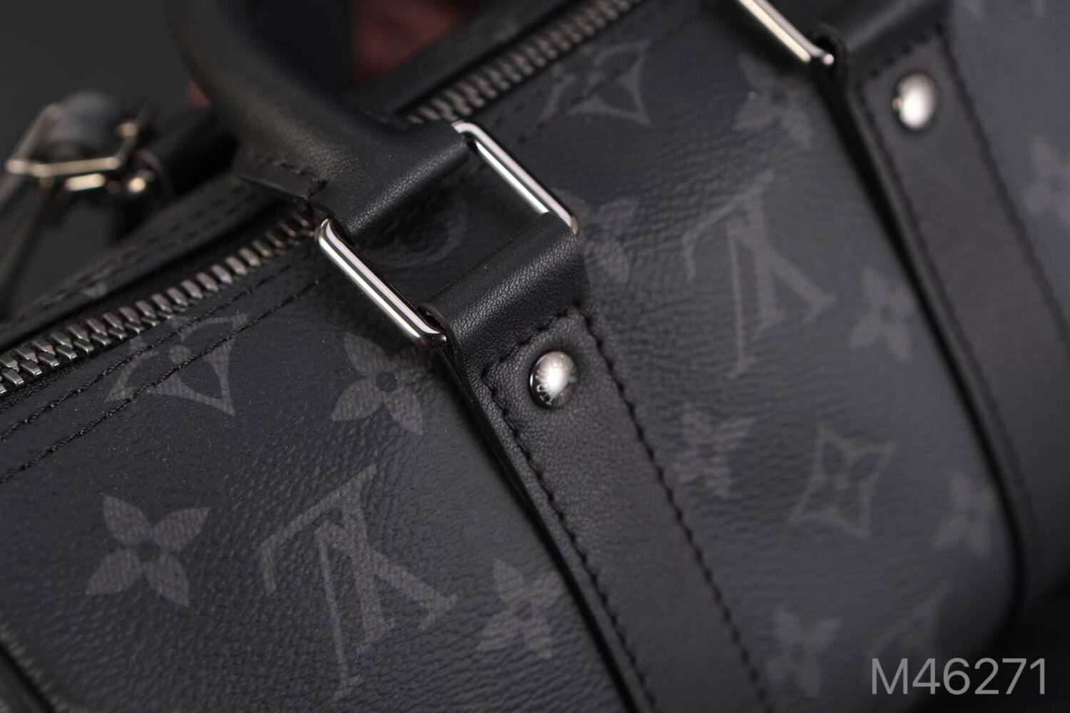 6 Louis Vuitton M46271 Black Floral Leather is made of Italian Grade A leather, which is of high quality.