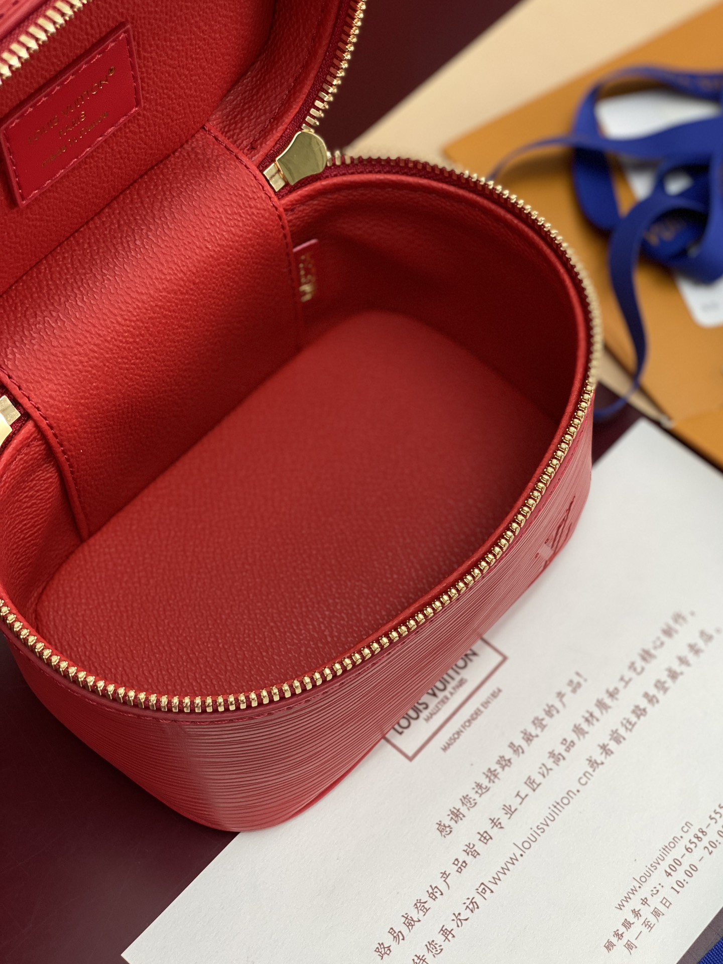 6 Louis Vuitton M25855 Red Small! New Season NICE NANO Bag with Grain Texture. This Nice Nano bag features a grained finish.