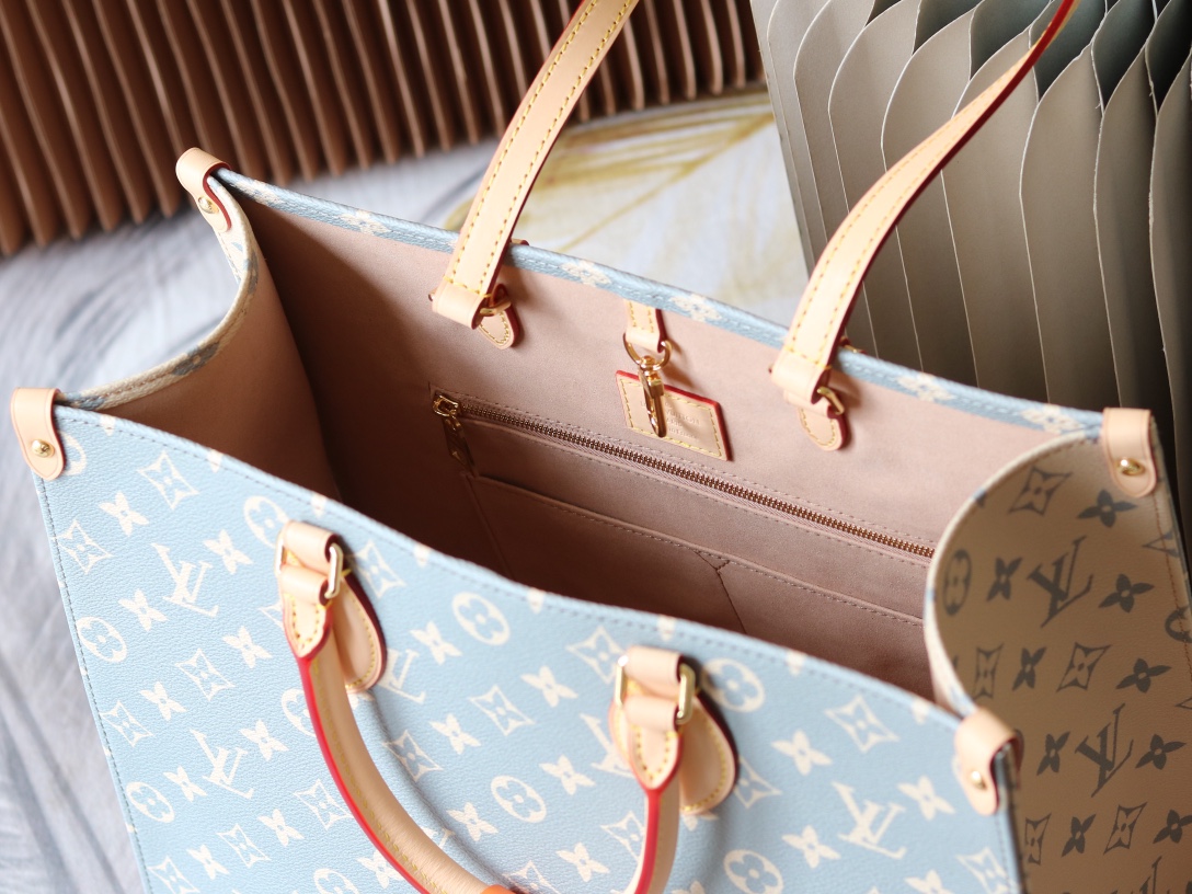 6 Louis Vuitton M12415 is the official version. This OnTheGo MM offers a seasonal reinterpretation of Louis Vuitton's iconic Monogram canvas.